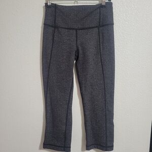 Lululemon cropped leggings size 6
